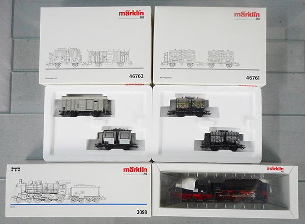 MARKLIN TRAIN SET: HO ga, 3098 loco & tender, 46761 & 46762 freight car sets, orig boxes, C8-9.
