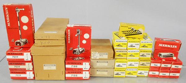 MARKLIN ACCESSORIES: HO ga, 4 #7039, 7192, 2 #7193, 3 #7188, 2 #7044, 7010, 13 #7190, 8 #7045, orig boxes & inserts minor wear, C7-9.