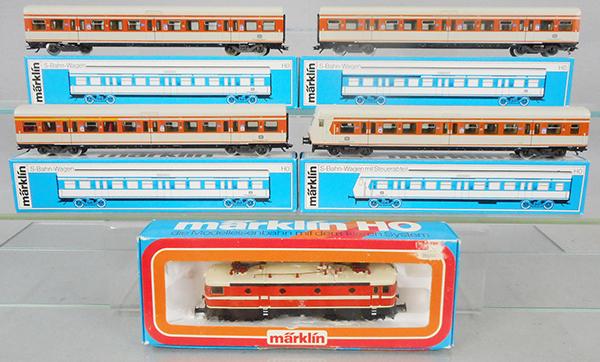 MARKLIN TRAIN SET: HO ga, 3041 Austrian electric loco, w/cars 4183, 2 #4184, 4185, orig boxes minor wear, C9-10.