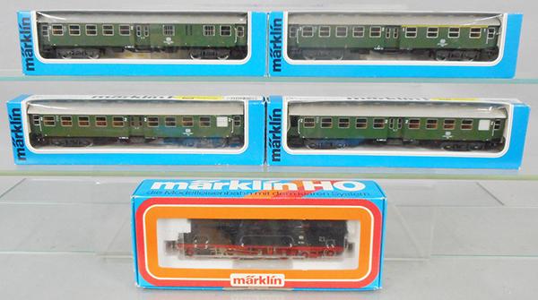 MARKLIN TRAIN SET: HO ga, 3106 tank loco, w/passenger cars 4131, 2 #4132, 4133, orig boxes minor wear, C9-10.