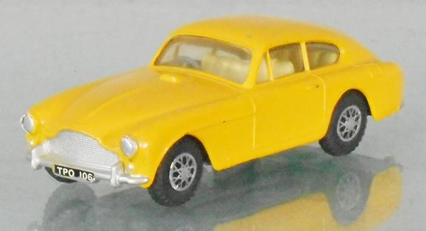 SPOT-ON 113 ASTON MARTIN DB3: yellow orange, C8.