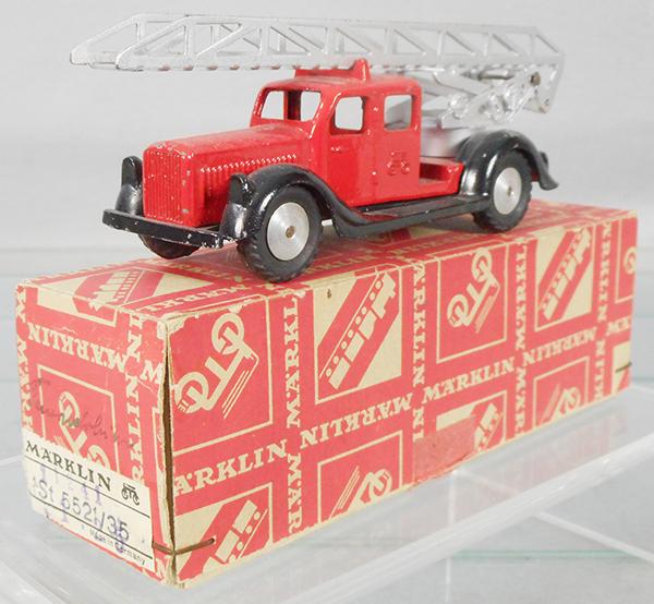 MARKLIN 5521/35 FIRE LADDER TRUCK: rear fenders have paint wear, orig box minor wear, C7.