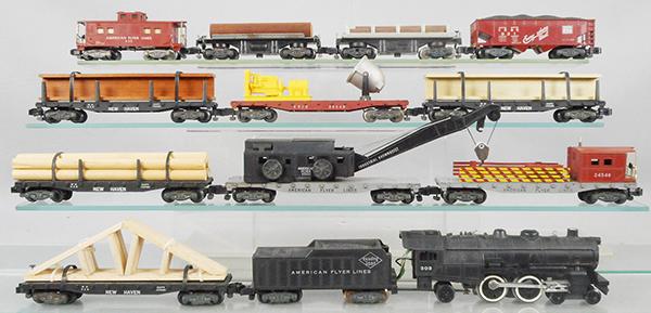 AMERICAN FLYER TRAIN SET: S ga, 303 loco & tender, 4 #928 flats w/wood loads, 24543, 24546, 24549, 921, 2 #914, 930, C5-7.