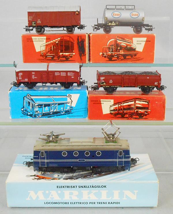 MARKLIN TRAIN SET: HO ga, 3013 electric loco, w/freight cars 4619, 4604, 4506, 4501, orig boxes minor wear, 1 rough, C7-9.