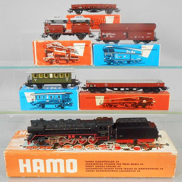MARKLIN HAMO TRAIN SET: HO ga, Hamo 3047 loco & tender, w/Marklin cars 4514, 4040, 4624, 4613, 4607, orig boxes minor wear to worn, C7-9.