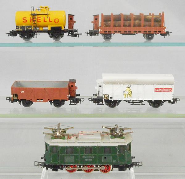 MARKLIN TRAIN SET: HO ga, RSM800 loco, 2nd version, 325 Gambrinus, 311 gondola, 321G log stake car, 314 Shell tank, C5-6.