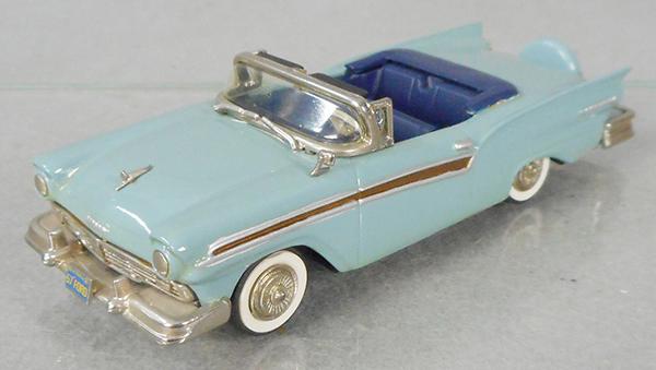 1957 FORD FAIRLANE (1 of 2)