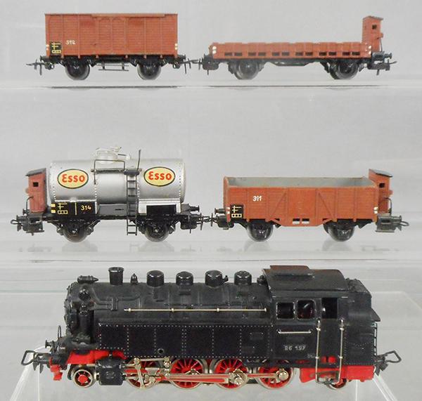 MARKLIN FREIGHT TRAIN SET (1 of 1)