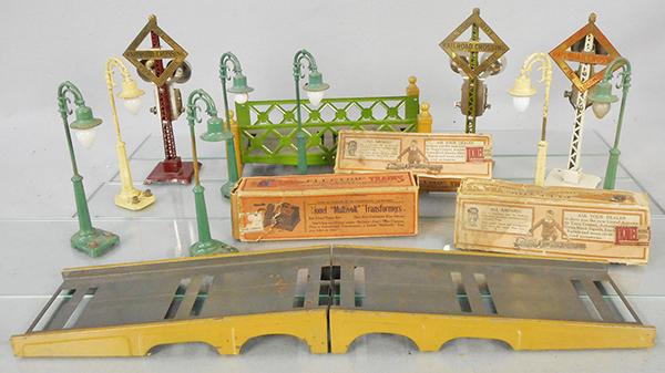 10 LIONEL ACCESSORIES (1 of 1)