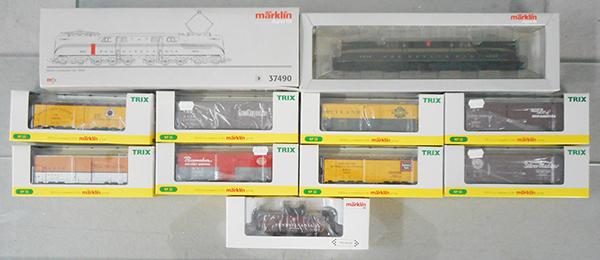 MARKLIN & TRIX TRAIN SET: HO ga, digital, Marklin 37490 PA GG1 w/sound, w/Trix 24902-1, 24902-2, 24902-3, 24902-4, 24902-5, 24902-6, 24902-11, 24902-15 US box cars, 45705 PA caboose, orig boxes & inserts, C8.