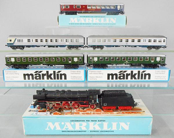 MARKLIN GERMAN TRAIN SET: HO ga, 3048 loco & tender w/digital decoder, w/cars 4078, 4160, 4158, 2 #4052, orig boxes minor wear, C7-8.