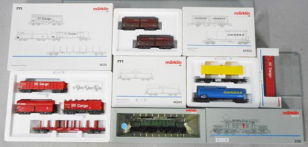 MARKLIN FREIGHT TRAIN SET: HO ga, 3722 loco, digital, w/cars 46220, 46241, 46422, 48012, orig boxes & inserts, C8.