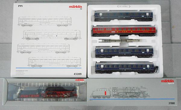 MARKLIN GERMAN PASSENGER SET: HO ga, 37880 loco & tender, digital, w/43209 4-car Lorely passenger set, orig boxes & inserts, C8.