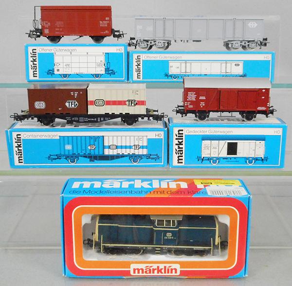 MARKLIN TRAIN SET: HO ga, 3147 diesel w/freight cars 4689, 4692, 4656, slight warp, 4664, orig boxes, C9-10.