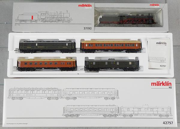 MARKLIN GERMAN PASSENGER SET: HO ga, 31792 loco & tender, 42757 passenger car set, orig boxes & inserts minor wear, C8-9.