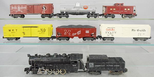 AMERICAN FLYER TRAIN SET: S ga, 343 switcher loco & tender w/smoke & choo choo, 937 MKT box car, 921 CB&Q hopper, 807 Rio Grande box car, 913 Great Northern box car, 925 Gulf tank, 930 caboose, C6-8.