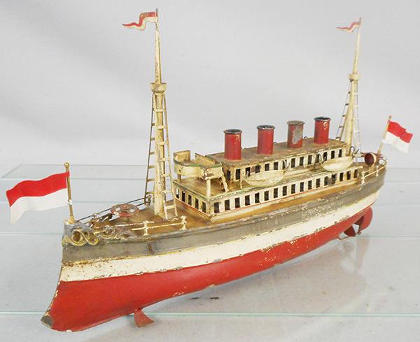 BING OCEANLINER: handpainted tin, 15 in long, windup working, flags replaced, old repaint, C5.
