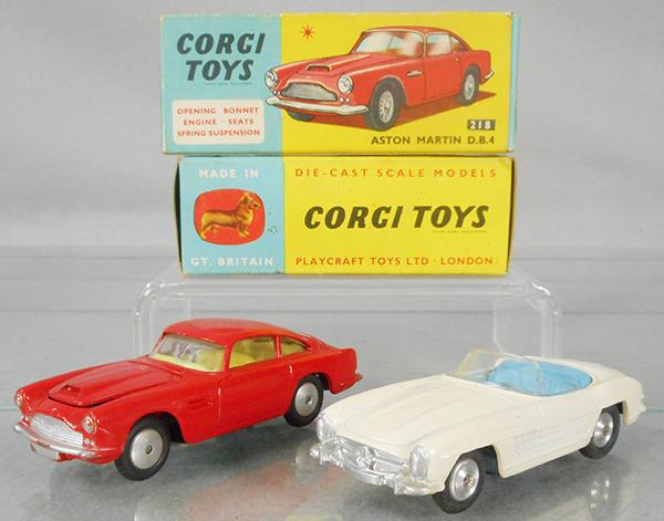2 CORGI AUTOS: 218 Aston Martin, red, 303 Mercedes Benz 300SL, white, orig boxes, C8-9.