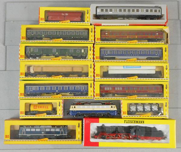 FLEISCHMANN TRAIN LOT (1 of 1)