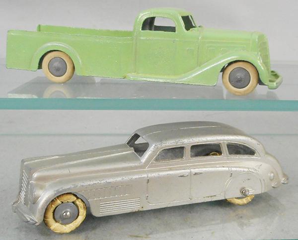 2 TOOTSIETOY JUMBO VEHICLES (1 of 1)