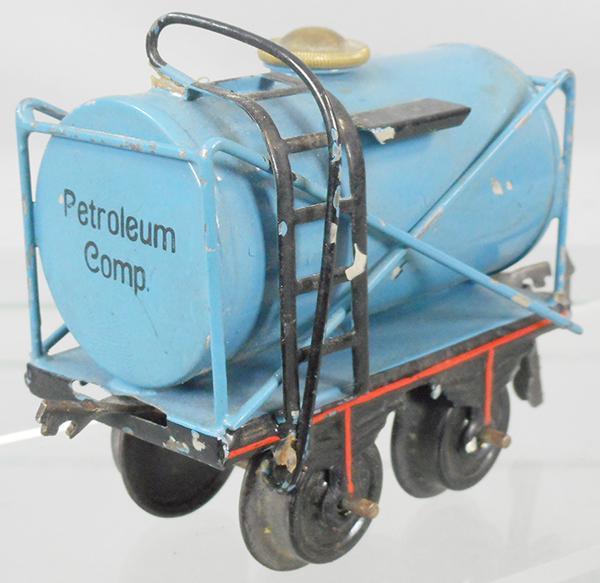 BING 9176 PETROL TANK CAR: O ga, handpainted tin, some paint chips, ca 1906, C8.