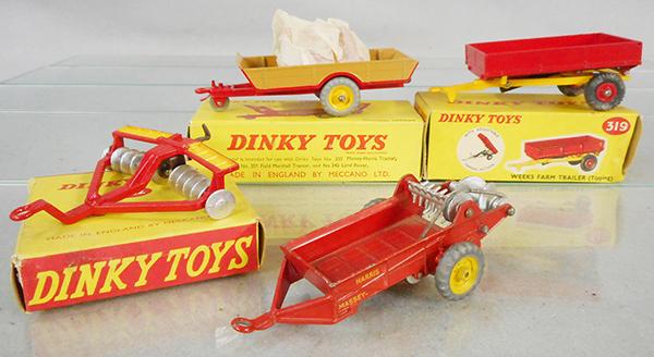4 DINKY FARM ACCESSORIES (1 of 1)