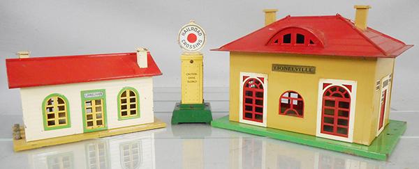 3 LIONEL ACCESSORIES (1 of 1)