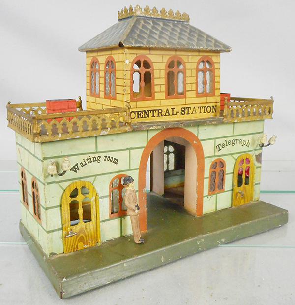 MARKLIN 1940 CENTRAL STATION (1 of 2)