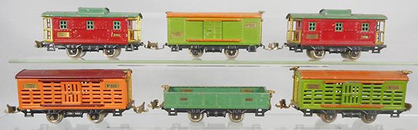 6 LIONEL FREIGHT CARS (1 of 1)