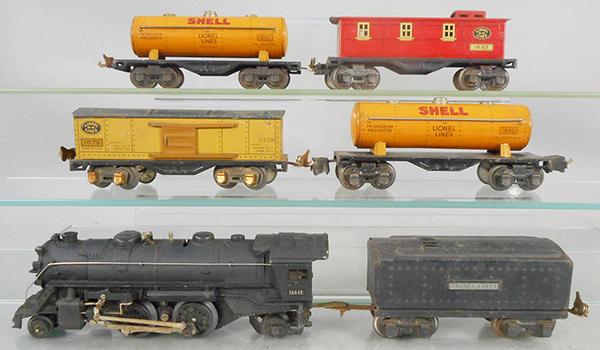 LIONEL TRAIN SET (1 of 1)