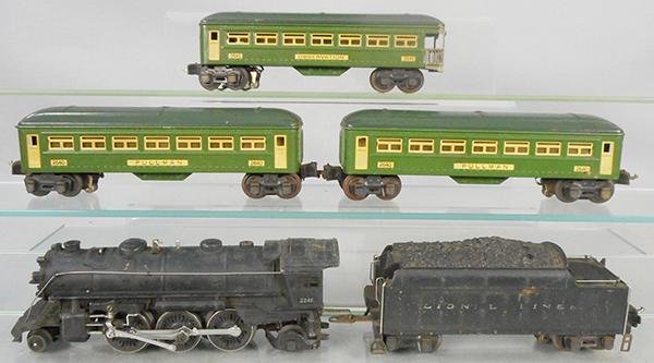 LIONEL TRAIN SET: 224E loco, 2224W tender, lettering worn, 2 #2640 Pullmans, 2641 obsv, oxidation on 1 truck, C5-7.