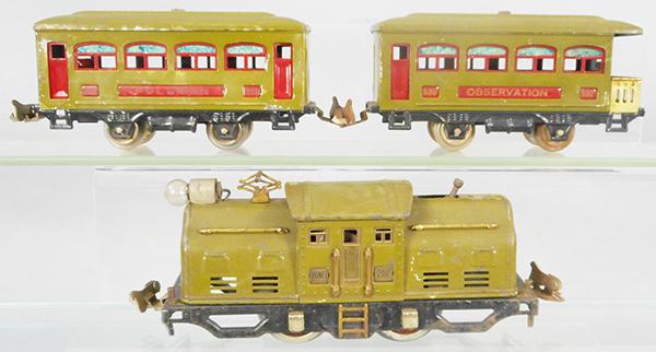 LIONEL TRAIN SET: O ga, 252 loco, die cast wheels fatiguing, missing 1 strap headlight, 529 Pullman, 530 obsv, C5-6.