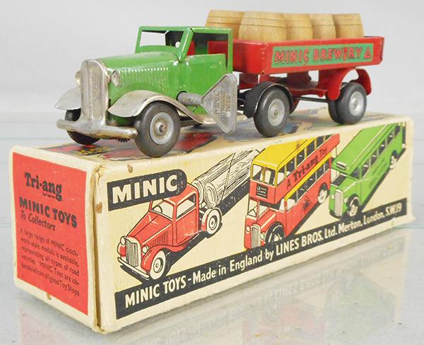 MINIC 72M BREWERY LORRY & TRAILER (1 of 2)