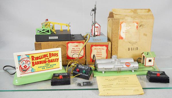 4 AMERICAN FLYER ACCESSORIES (1 of 1)