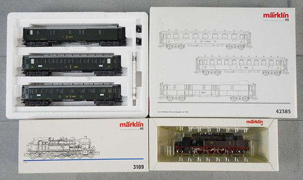 MARKLIN TRAIN SET: HO ga, 3109 loco, 42385 3-car set, orig boxes & inserts, C8-9.