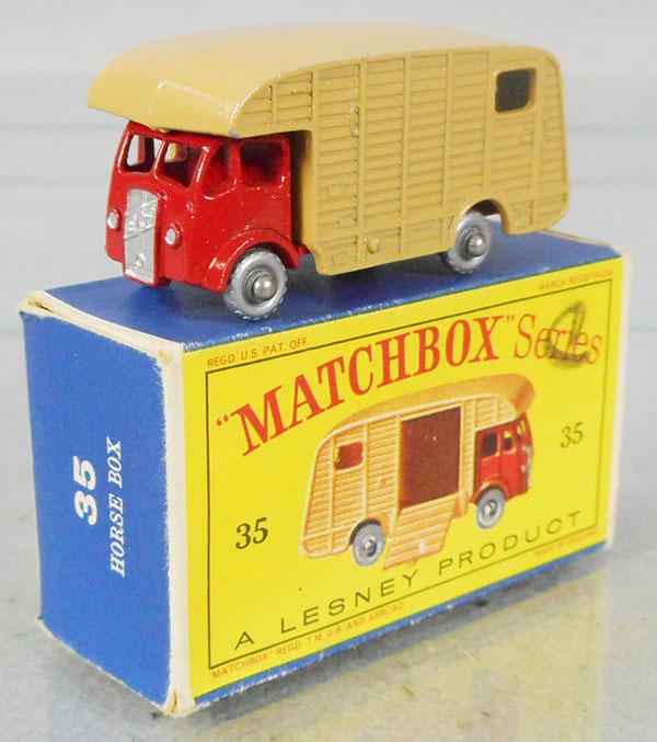 MATCHBOX 35A3 MARSHALL HORSE BOX (1 of 3)