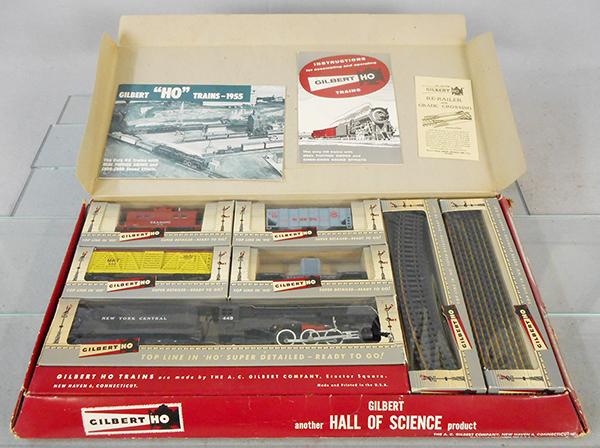 AMERICAN FLYER 330 TRAIN SET (1 of 2)
