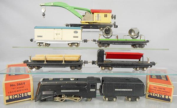 LIONEL TRAIN SET (1 of 2)
