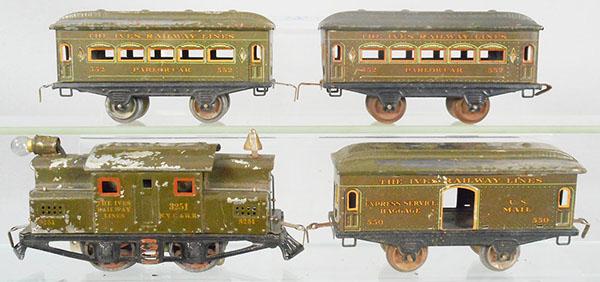 IVES TRAIN SET (1 of 2)