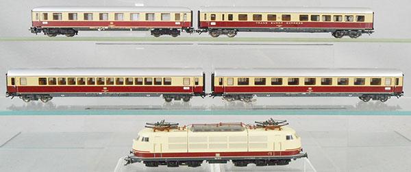 MARKLIN TRAIN SET: HO ga, 3657 loco w/cars 4086, 4088, 2 #4095, C7-8.