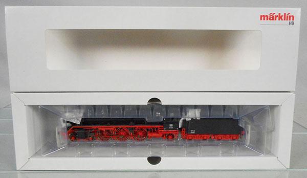MARKLIN 39015 LOCO & TENDER: HO ga, digital loco w/sound, orig box & insert, C9.