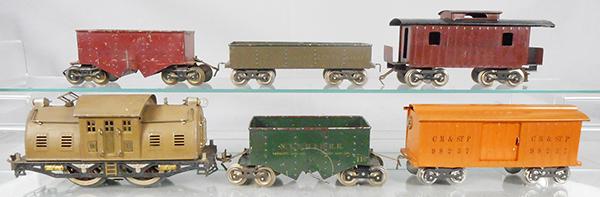 LIONEL TRAIN SET (1 of 2)