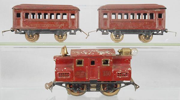 LIONEL TRAIN SET (1 of 2)