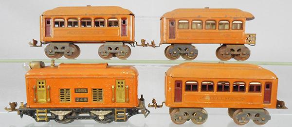 LIONEL TRAIN SET (1 of 2)