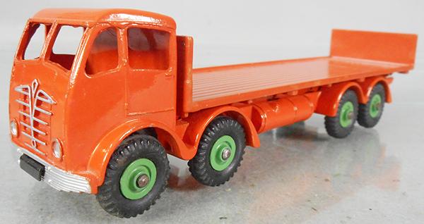 DINKY 903 FODEN FLAT TRUCK w/TAILBOARD (1 of 2)