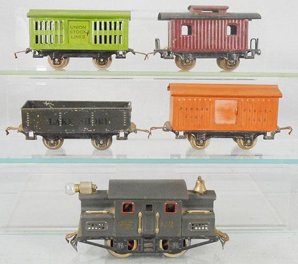 LIONEL TRAIN SET (1 of 2)