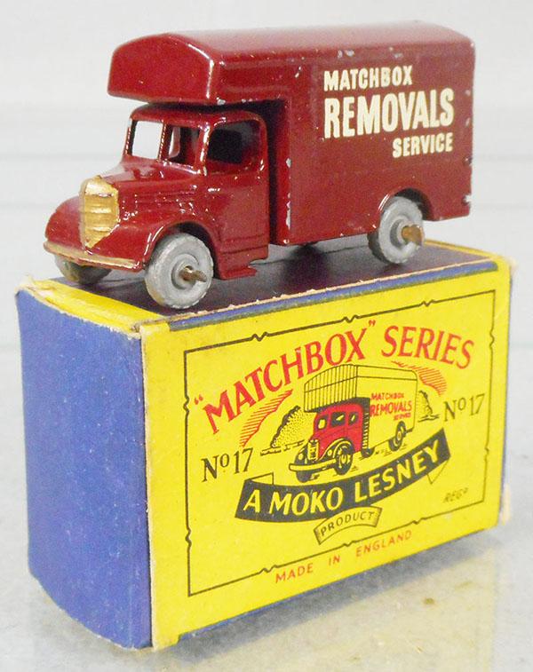 MATCHBOX 17A1 REMOVALS VAN (1 of 2)