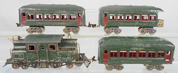 LIONEL TRAIN SET (1 of 2)