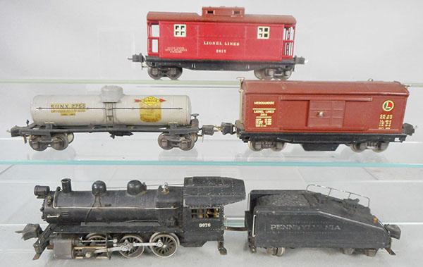 LIONEL TRAIN SET (1 of 2)