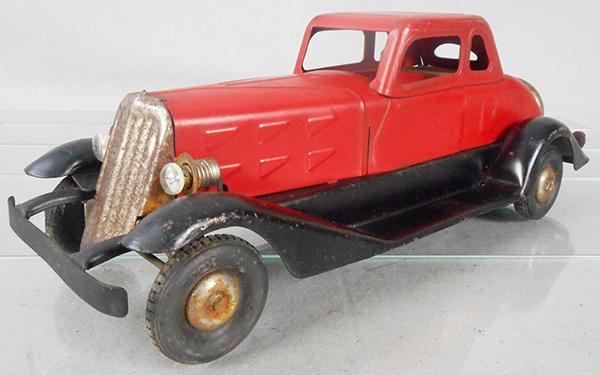 HOGE FIRE CHIEF CAR (1 of 2)